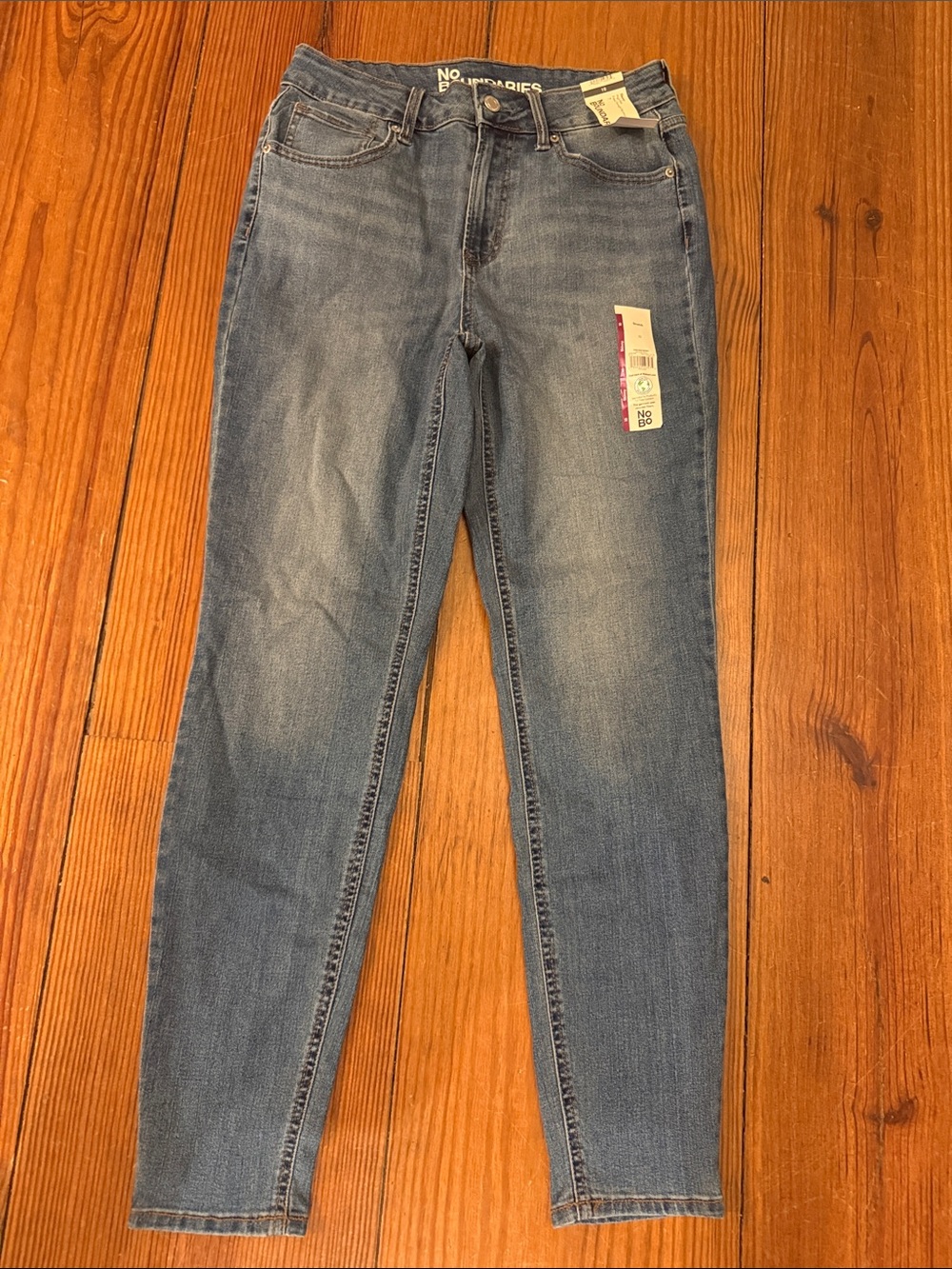 No Boundaries Skinny Jeans in Light Blue Wash